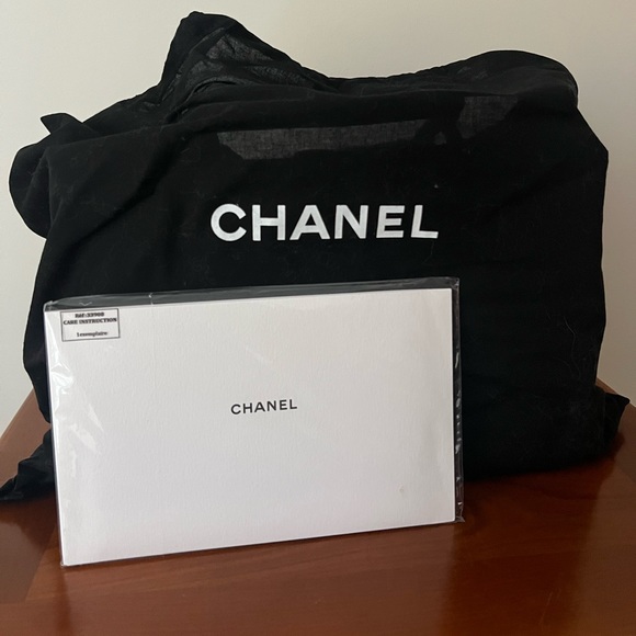 SOLD NEVER USED Chanel Executive Authentic Black Grained Leather Tote Bag - Picture 2 of 14